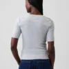 Modern T-shirt med rund hals