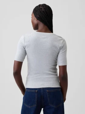 Modern T-shirt med rund hals