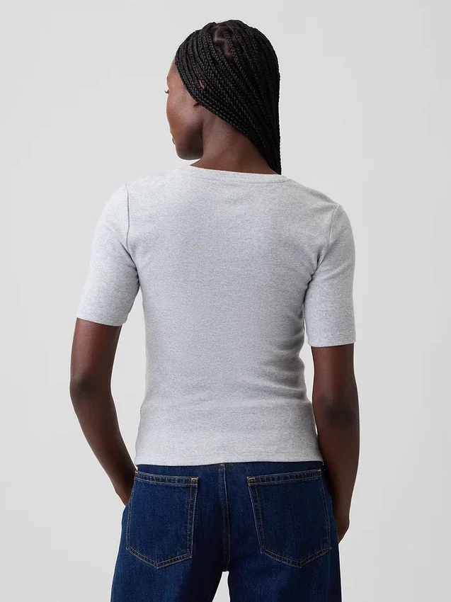 Modern T-shirt med rund hals