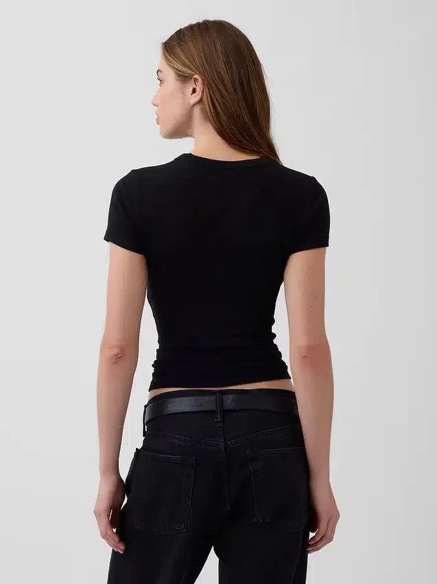 Modern T-shirt med rund hals