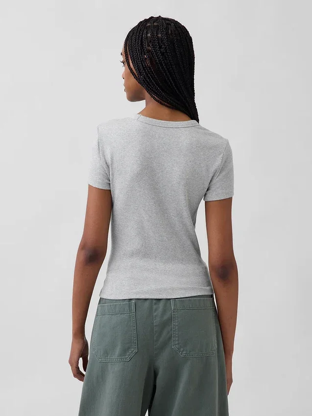 Modern T-shirt med rund hals