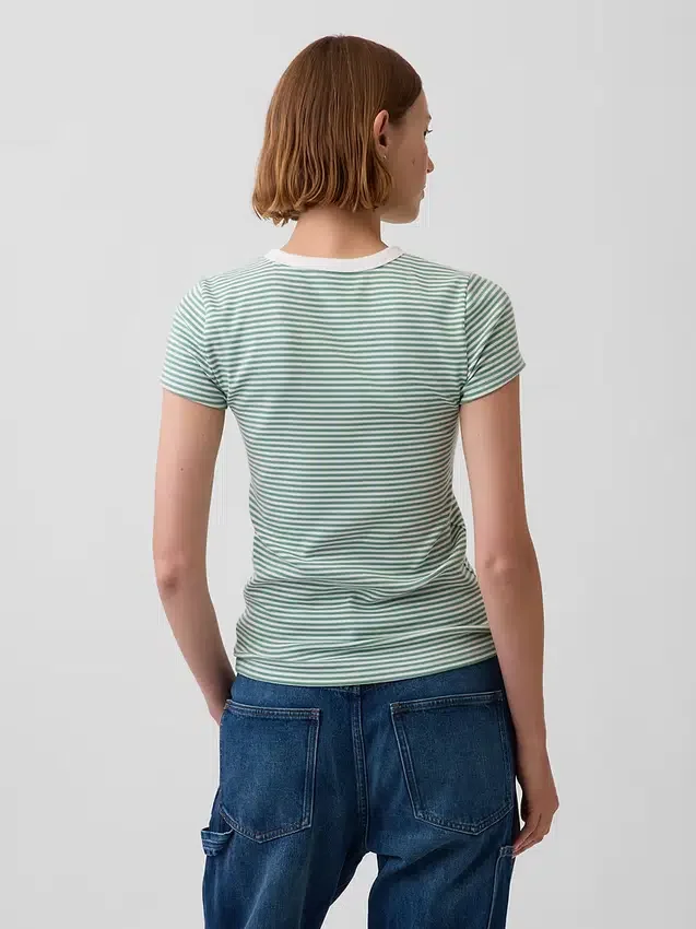Modern T-shirt med rund hals