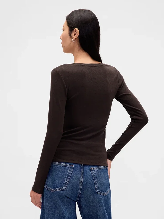 Modern T-shirt med rund hals
