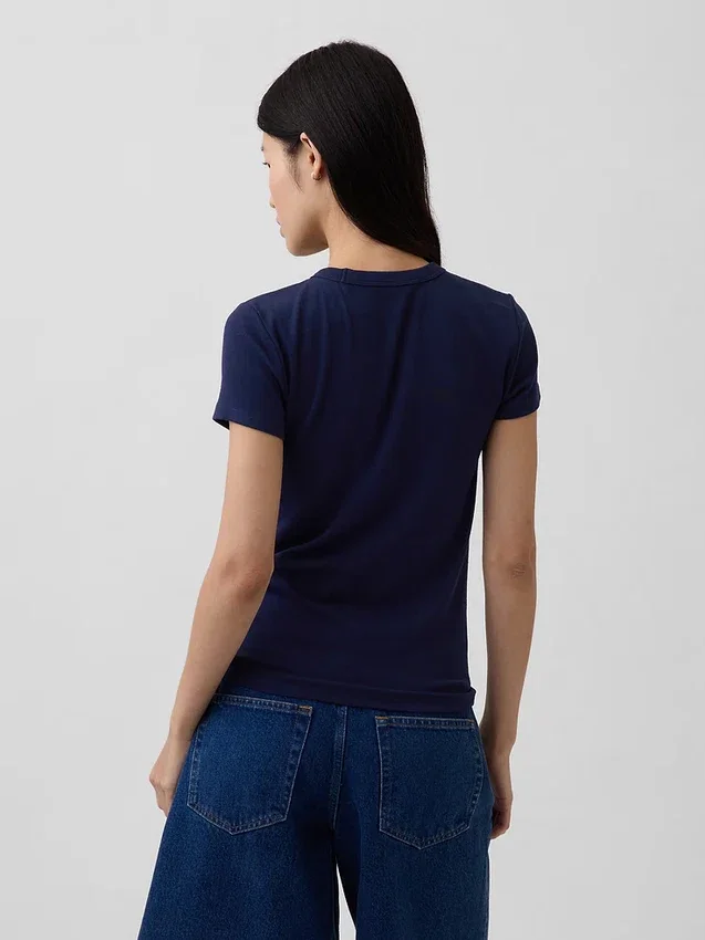 Modern T-shirt med rund hals