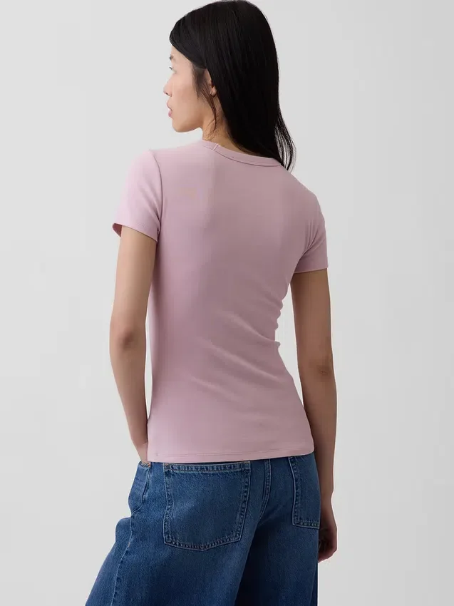Modern T-shirt med rund hals
