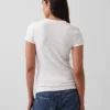 Modern T-shirt med rund hals