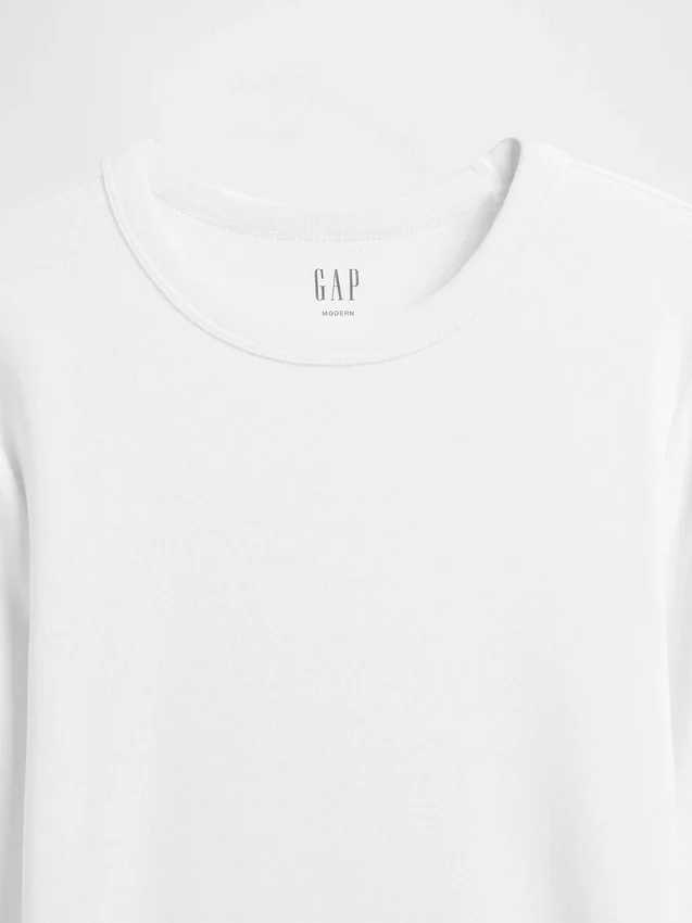 Modern T-shirt med rund hals