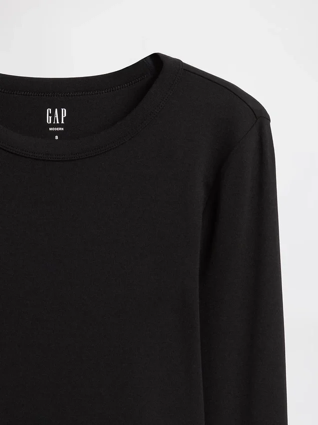 Modern T-shirt med rund hals