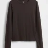 Modern T-shirt med rund hals