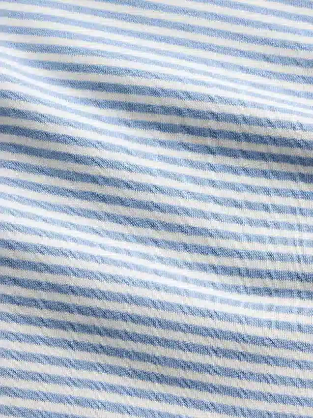Modern T-shirt med rund hals