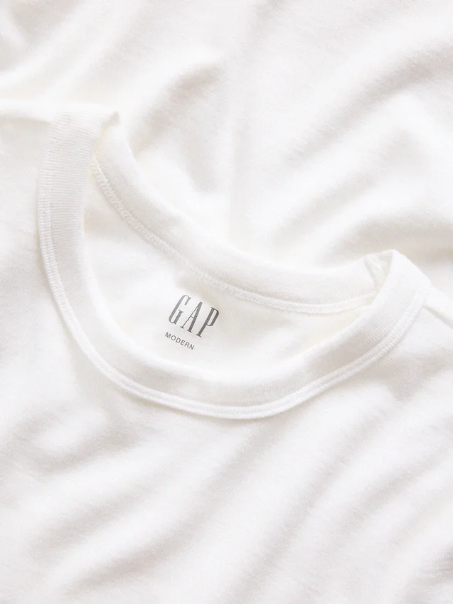 Modern T-shirt med rund hals