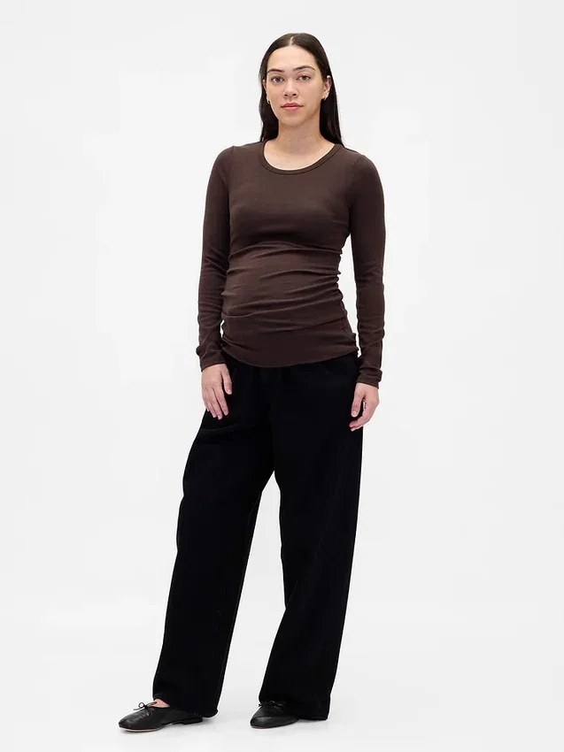 Modern T-shirt med rund hals för gravida