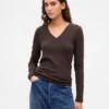 Modern T-shirt med V-ringning