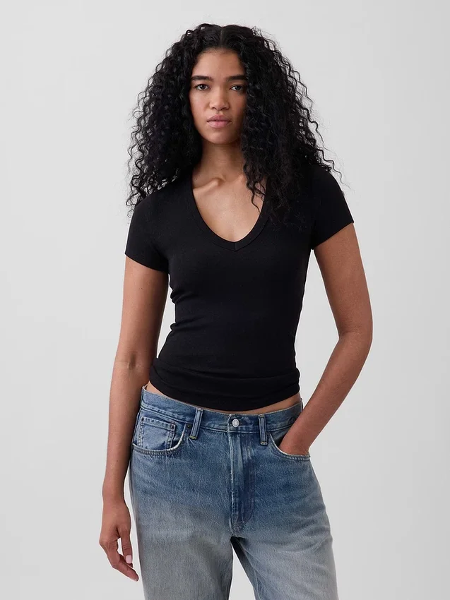Modern T-shirt med V-ringning