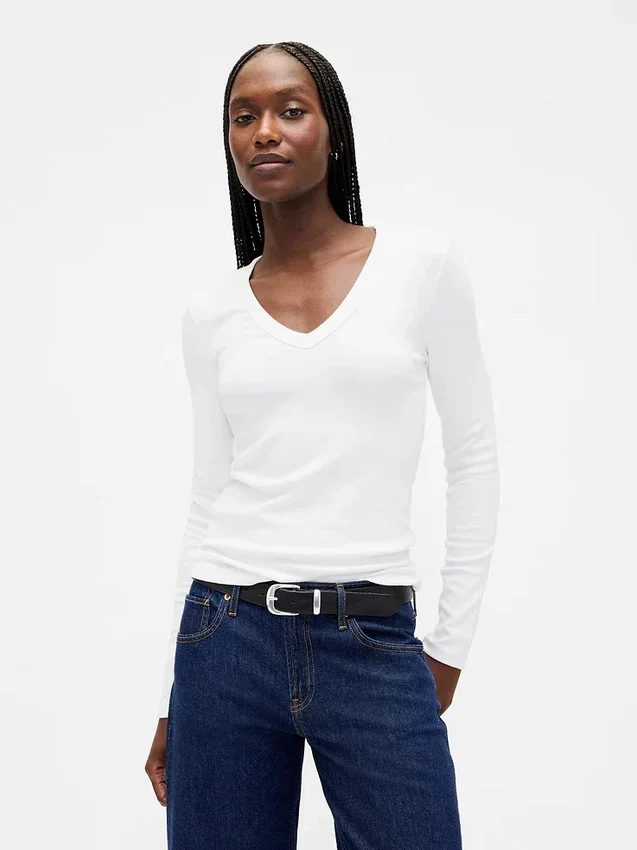 Modern T-shirt med V-ringning