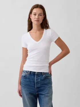 Modern T-shirt med V-ringning
