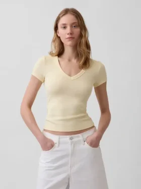 Modern T-shirt med V-ringning