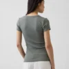 Modern T-shirt med V-ringning