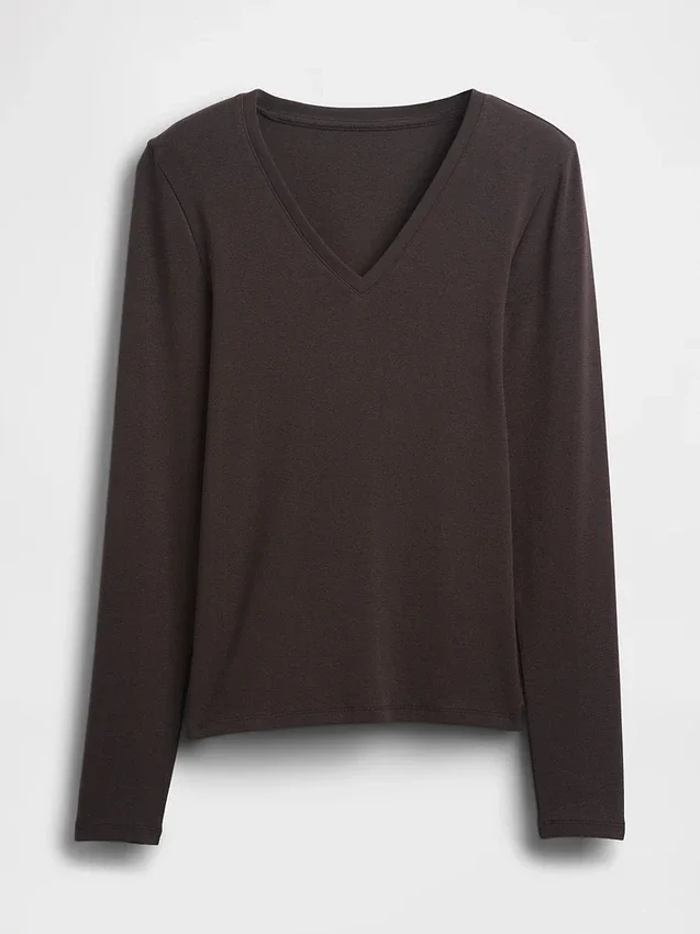 Modern T-shirt med V-ringning
