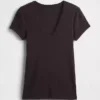 Modern T-shirt med V-ringning