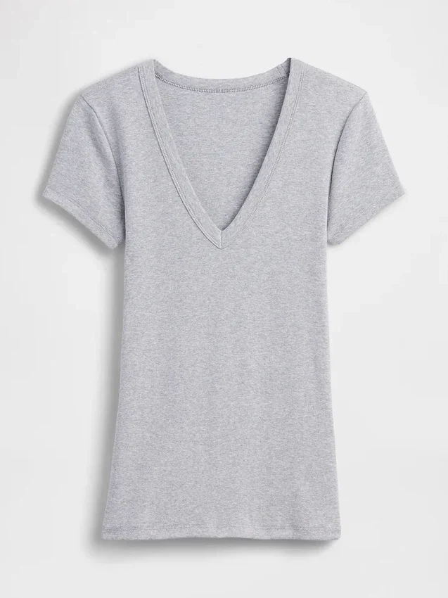 Modern T-shirt med V-ringning