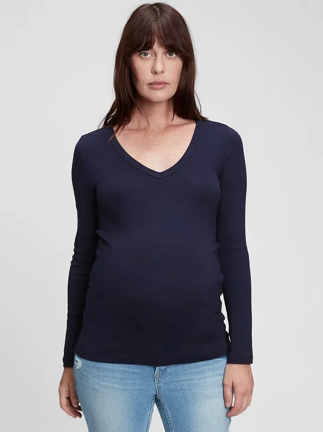 Modern T-shirt med V-ringning för gravida
