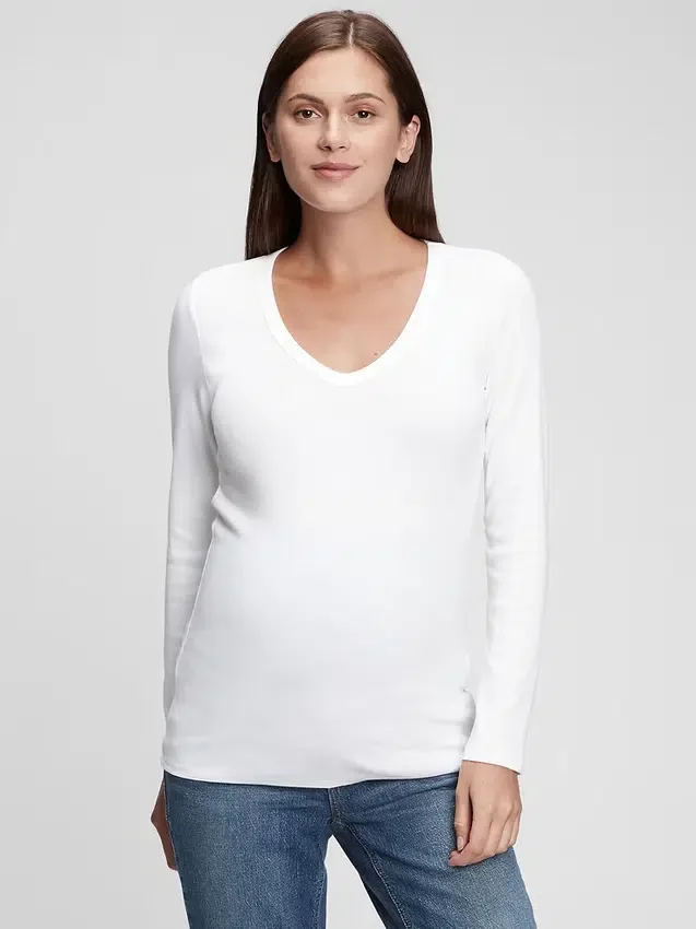 Modern T-shirt med V-ringning för gravida