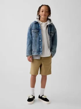 Moderna uniformshorts i khaki för barn