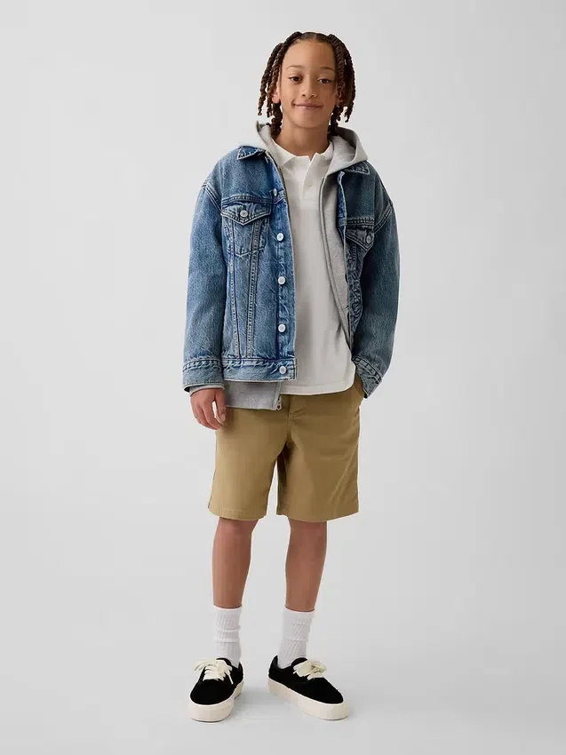 Moderna uniformshorts i khaki för barn