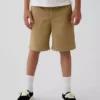 Moderna uniformshorts i khaki för barn