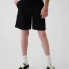 Moderna uniformshorts i khaki för barn