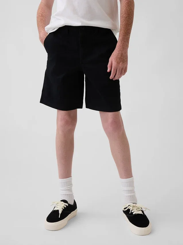 Moderna uniformshorts i khaki för barn