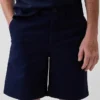 Moderna uniformshorts i khaki för barn