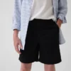 Moderna uniformshorts i khaki för barn