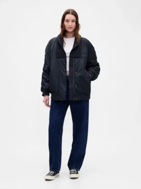 Oversized bomberjacka med stickad kant