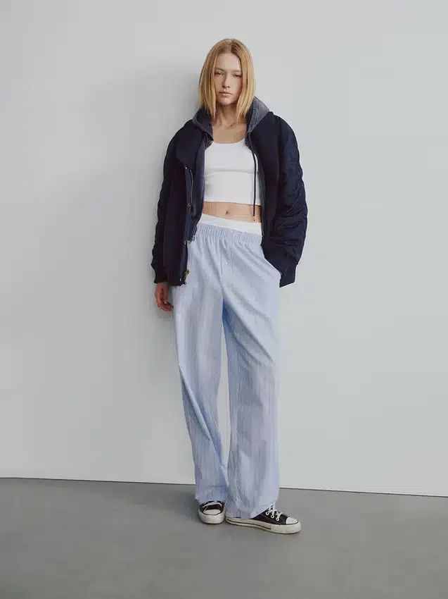 Oversized bomberjacka med stickad kant