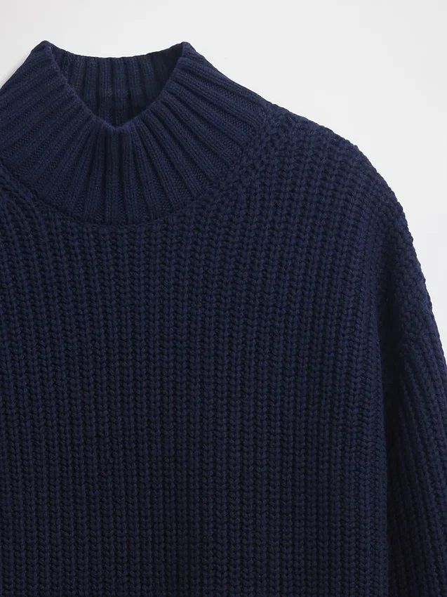 Oversized miniklänning i tröjstil med hög hals