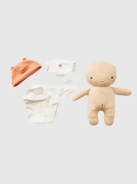 Paket med babydocka och kaka