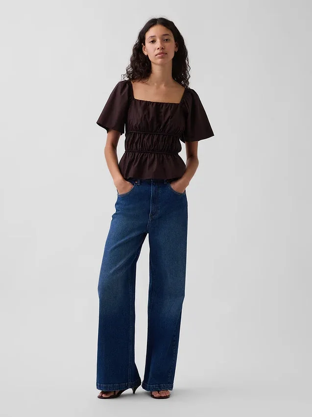 Peplum-top med fyrkantig halsringning
