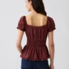 Peplum-top med fyrkantig halsringning och spetskant