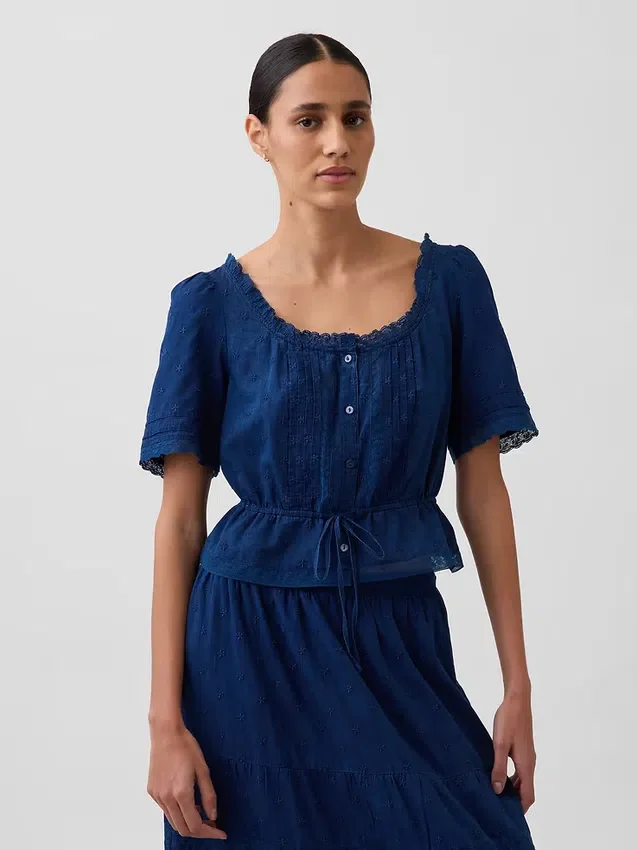 Peplum-top med spetskant