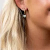 Pierced Co-kattberlocker för Huggie-örhängen