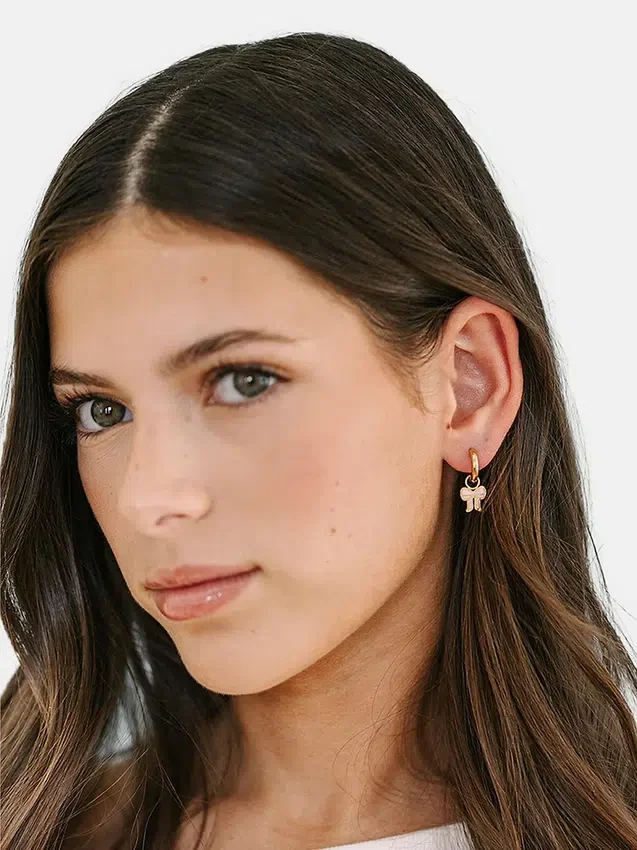 Pierced Co rosa rosettberlock till huggie-örhängen