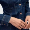 Plisserad miniklänning i denim