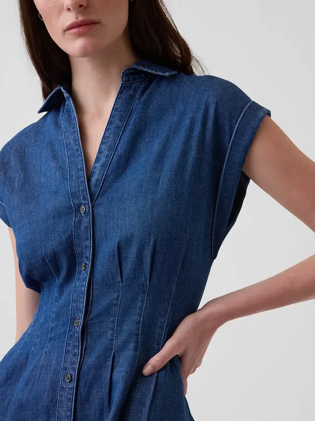 Plisserad miniklänning i denim