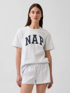 Pyjamas-T-shirt i oversized-modell med Nap-logotyp