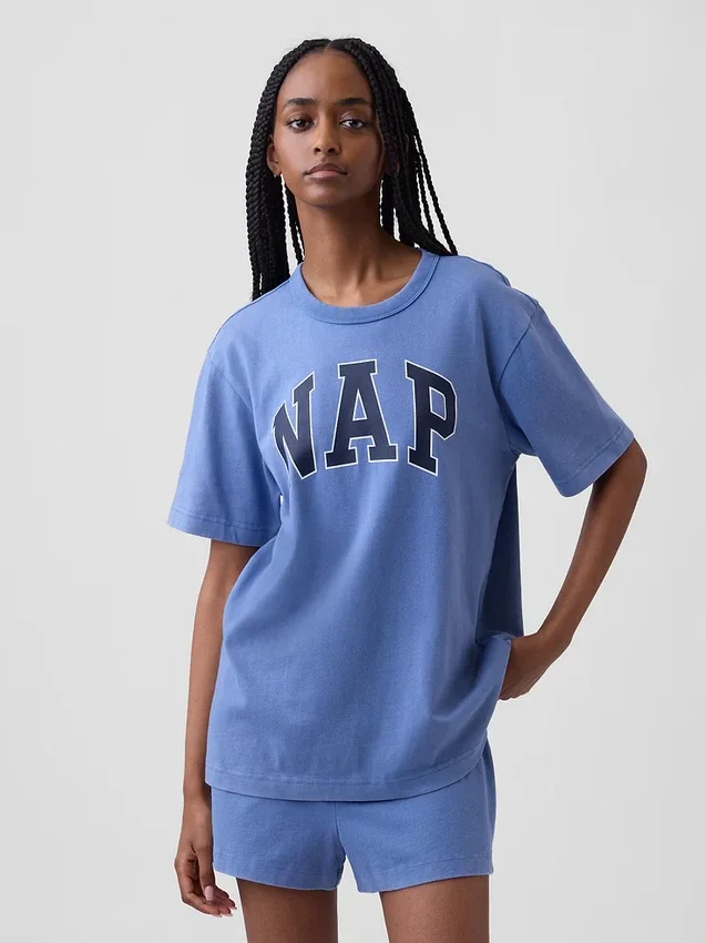 Pyjamas-T-shirt i oversized-modell med Nap-logotyp