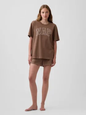 Pyjamas-T-shirt i oversized-modell med Nap-logotyp