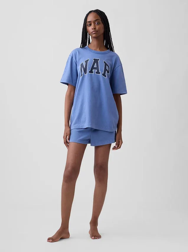 Pyjamas-T-shirt i oversized-modell med Nap-logotyp