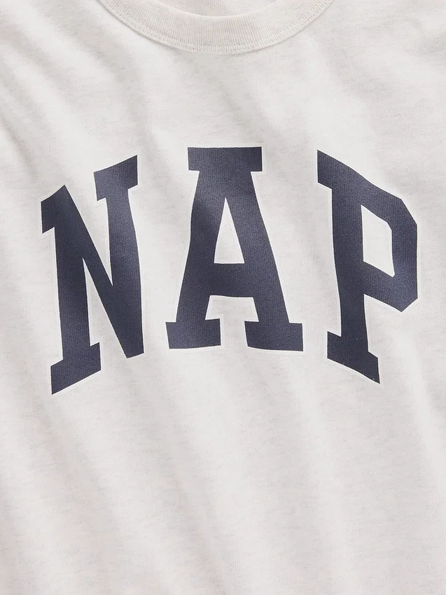 Pyjamas-T-shirt i oversized-modell med Nap-logotyp